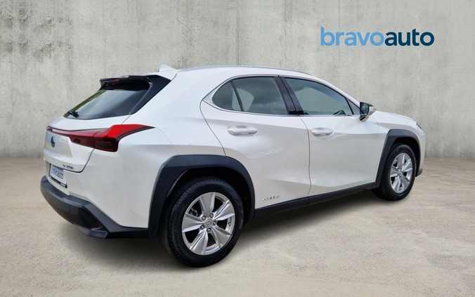 Lexus UX cena 119900 przebieg: 37927, rok produkcji 2019 z Słubice małe 436